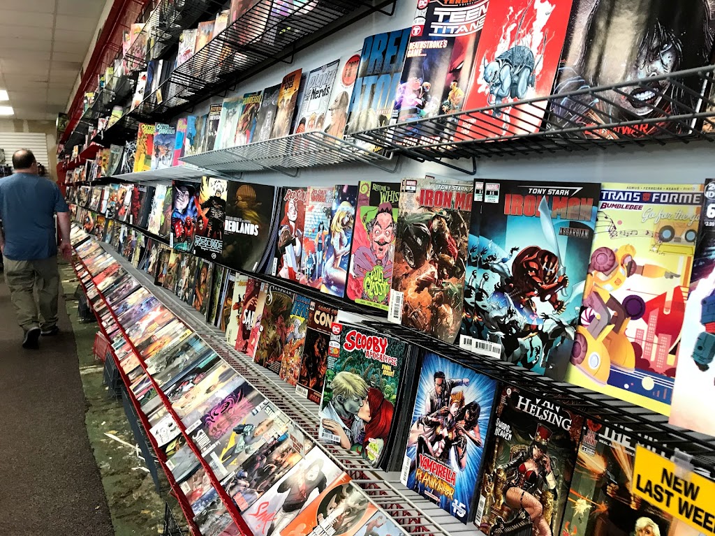 Hot Comics and Collectibles | 26 W 66th St, Richfield, MN 55423, USA | Phone: (612) 798-3936