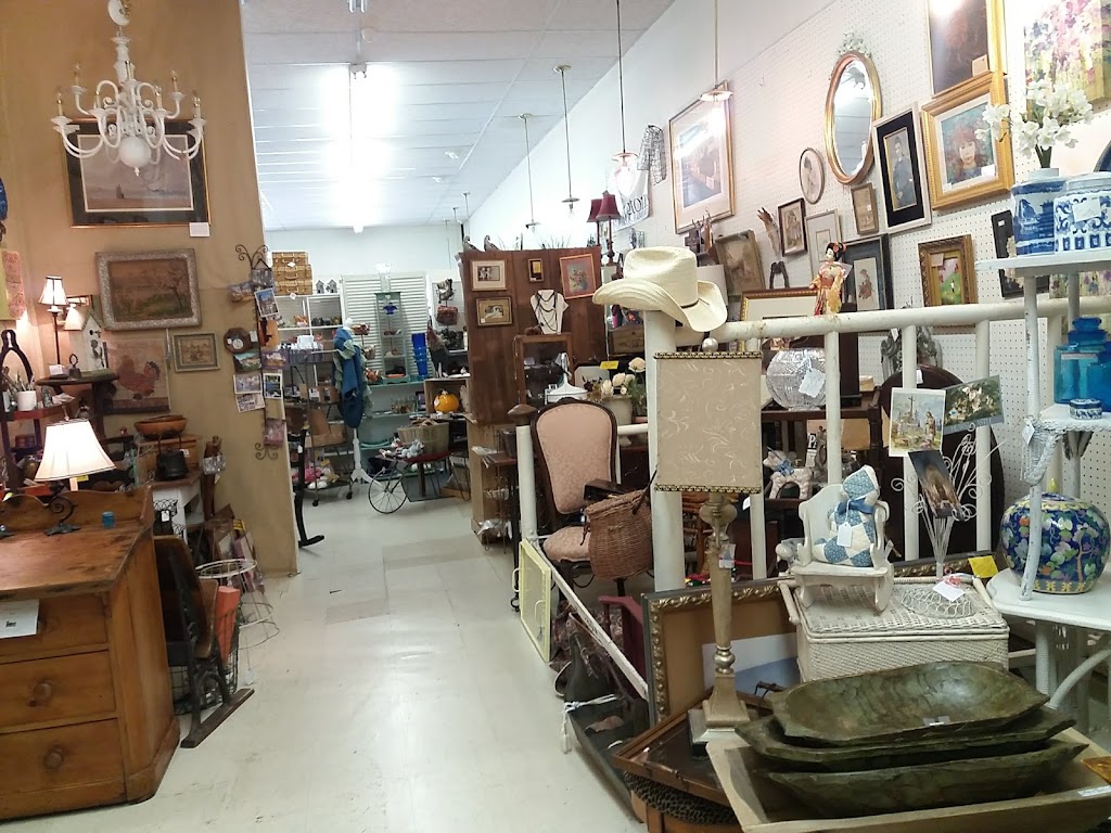 The Vogelsang Antique Emporium | 1909 Avenue G, Rosenberg, TX 77471, USA | Phone: (281) 342-6804