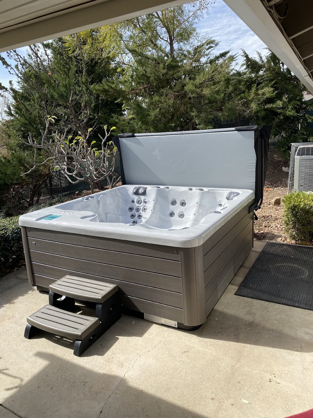 Custom Spas Direct | 932 W 9th St, Upland, CA 91786, USA | Phone: (909) 974-8118