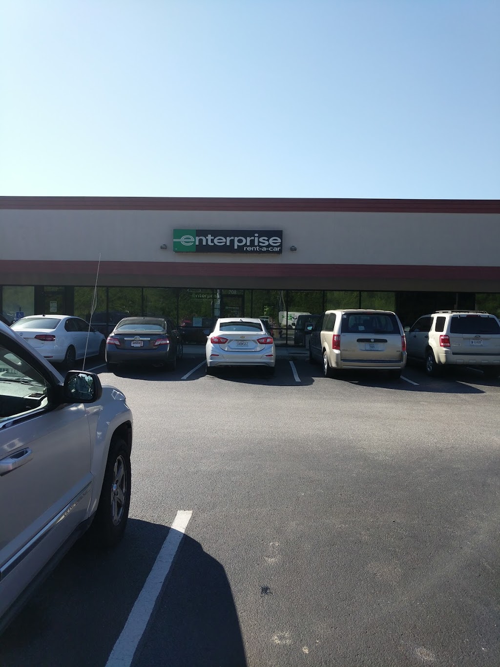 Enterprise Rent-A-Car | 708 W Eads Pkwy, Lawrenceburg, IN 47025, USA | Phone: (812) 537-5300