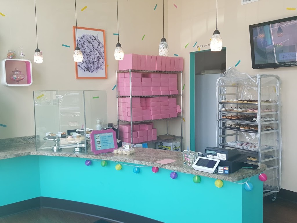 Pandora’s Cupcakes, Creamery, and Gourmet Popcorn | 100 North Ave, Tallmadge, OH 44278, USA | Phone: (234) 738-0935