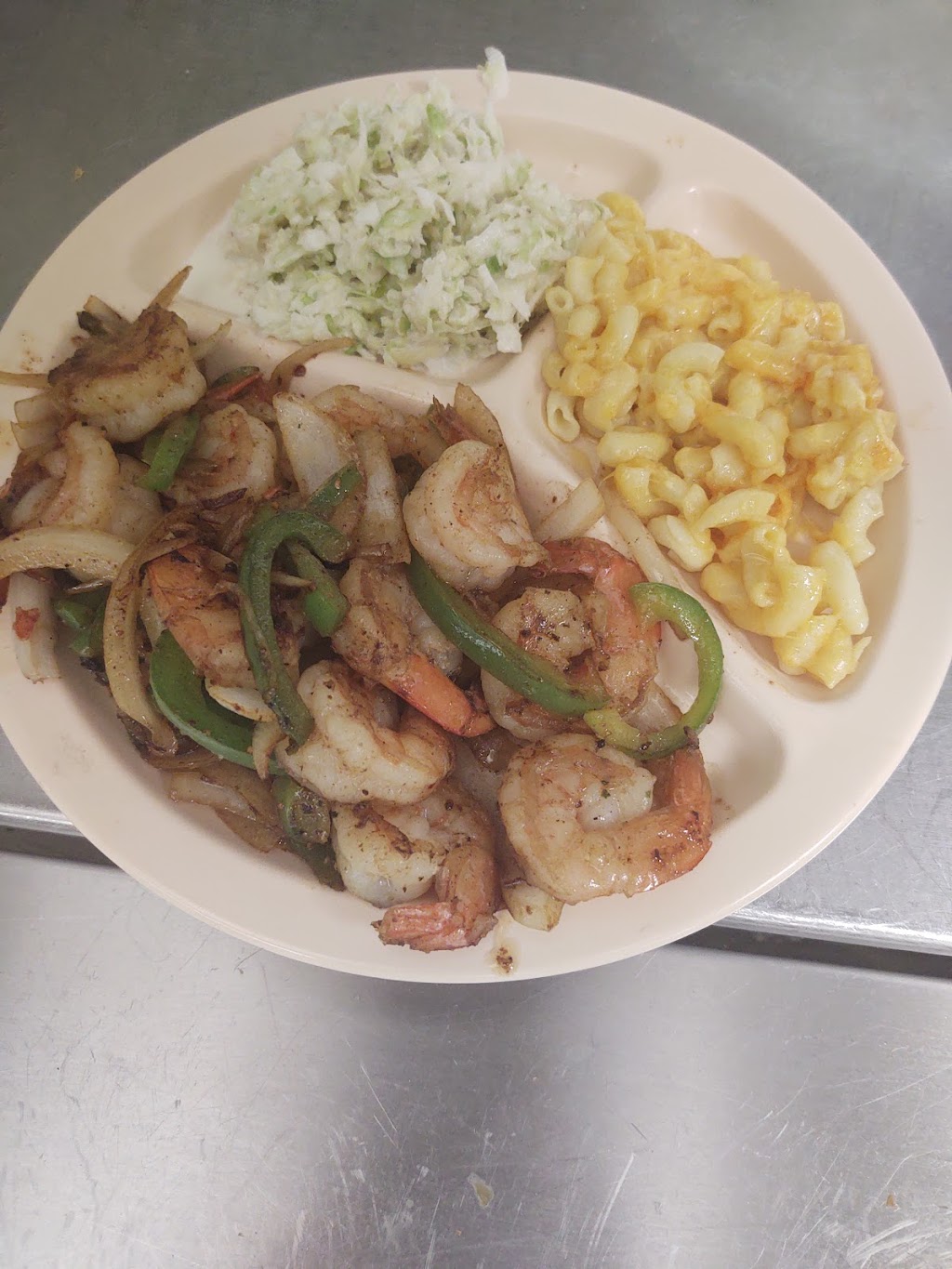 Freeway Dining Room | 1447 Freeway Dr., Reidsville, NC 27320, USA | Phone: (336) 337-9673