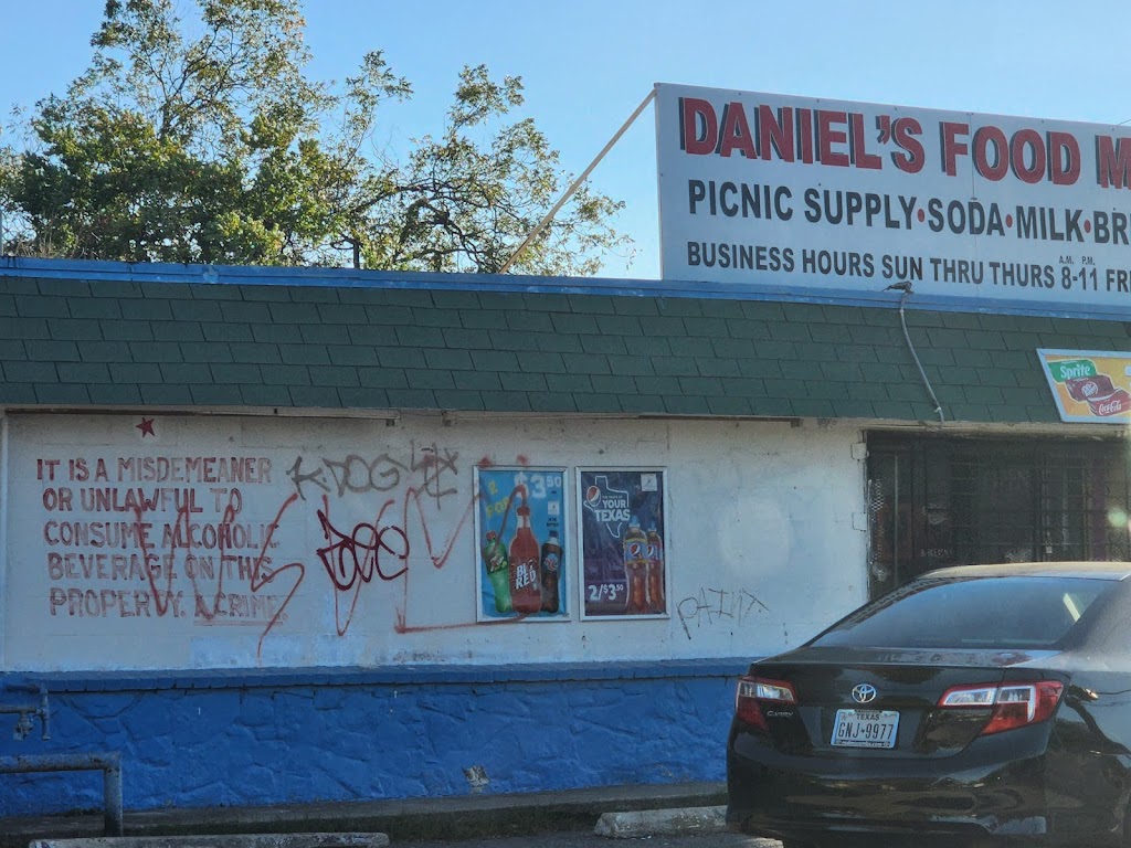 Daniels Food Store | 270 Castroville Rd, San Antonio, TX 78207, USA | Phone: (210) 432-5501