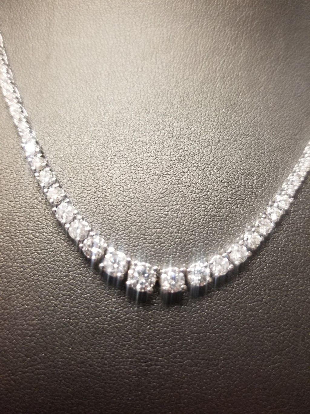 Reich Jewelers | 6770 US-9, Howell Township, NJ 07731, USA | Phone: (732) 942-9370