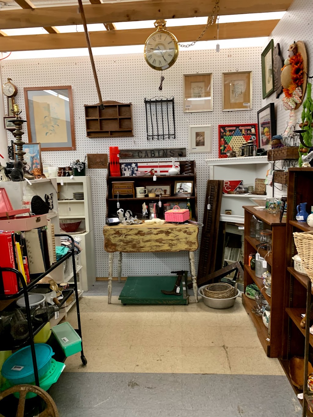 Countryside Collectibles Mall | 219 Chatham Sq, Siler City, NC 27344, USA | Phone: (919) 742-2013