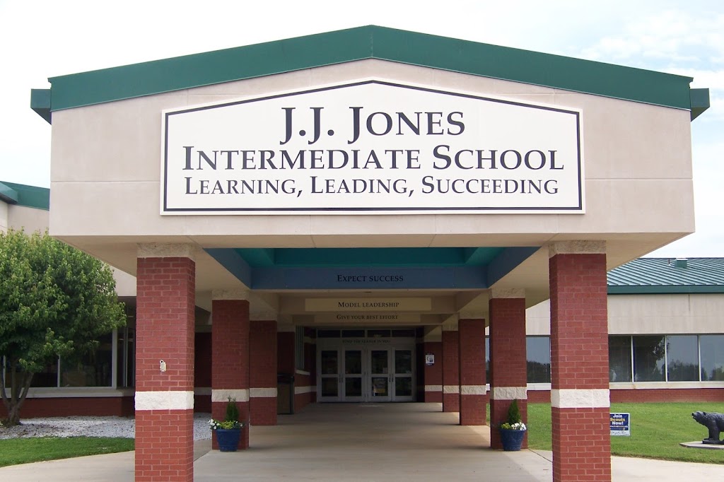 Jones Intermediate School | 2170 Riverside Dr, Mt Airy, NC 27030, USA | Phone: (336) 786-4131