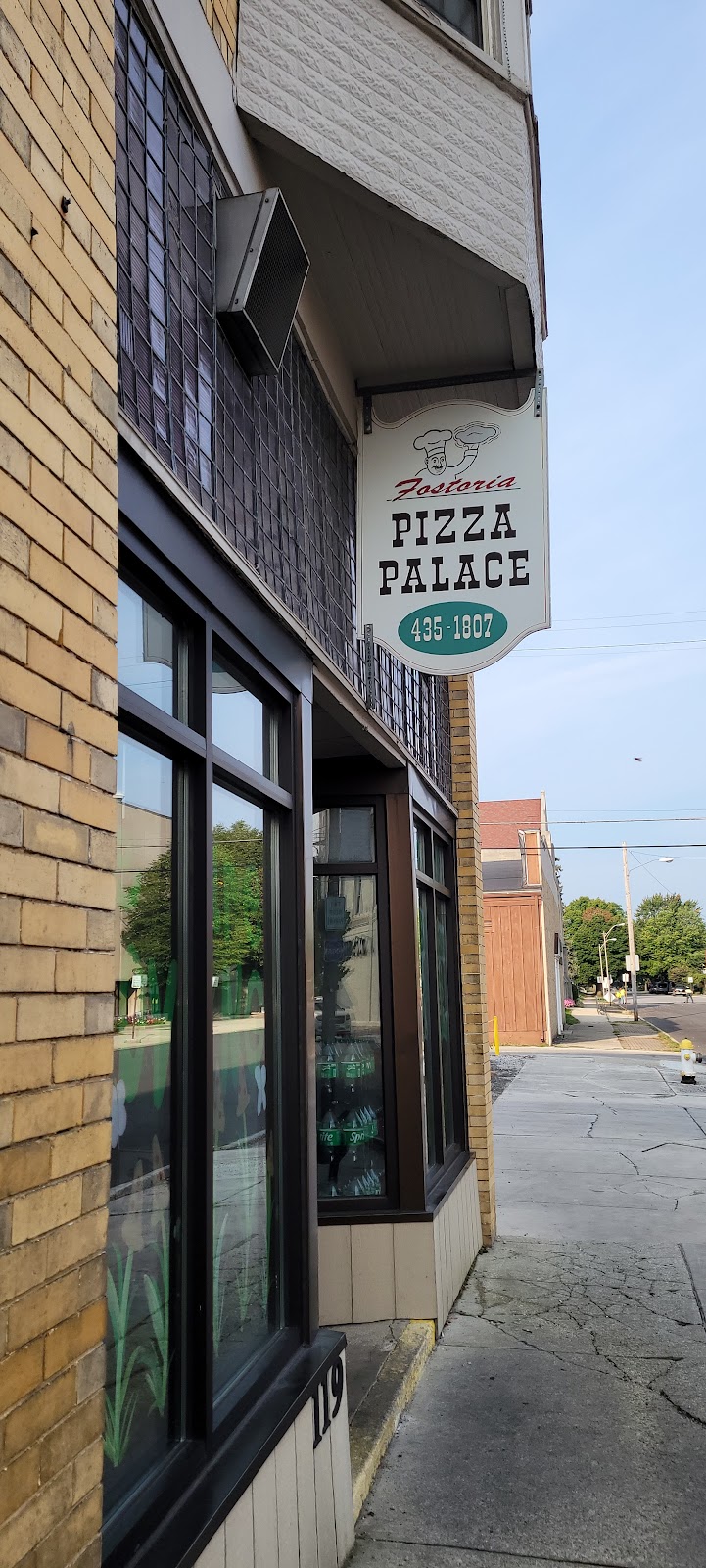 Fostoria Pizza Palace | 1610 N County Line St, Fostoria, OH 44830, USA | Phone: (419) 435-1807