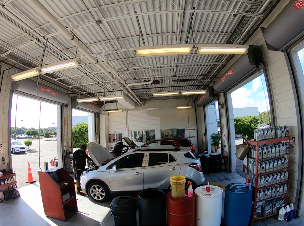 Lightnin Lube | 2160 US-441 #27, Fruitland Park, FL 34731, USA | Phone: (352) 728-1212