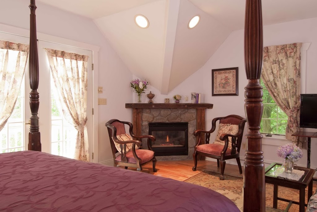 Alpine Haus B & B Inn | 217 NJ-94, Vernon Township, NJ 07462, USA | Phone: (973) 209-7080