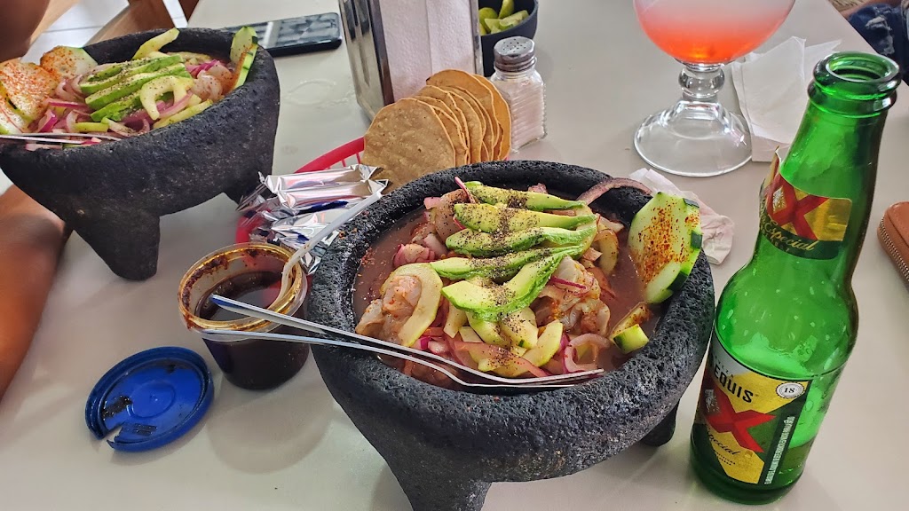 Mariscos El Zarandeado | Rancho Chula Vista, 22707 Rosarito, B.C., Mexico | Phone: 661 613 7832