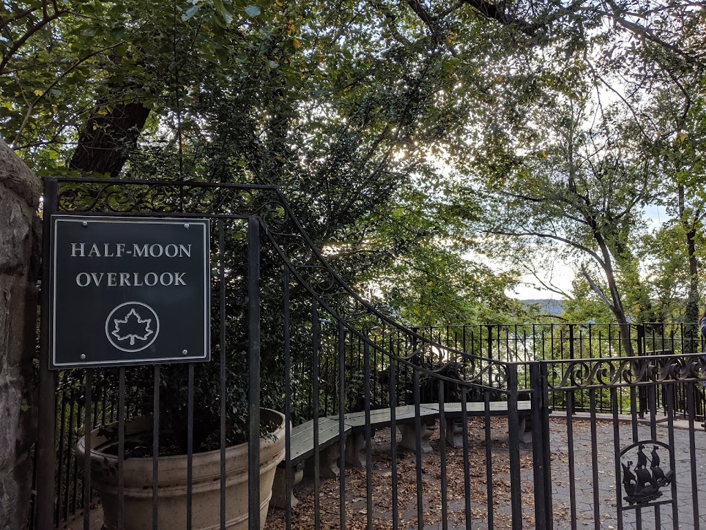 Half-Moon Overlook | 2501A Palisade Ave, Bronx, NY 10463, USA | Phone: (212) 639-9675