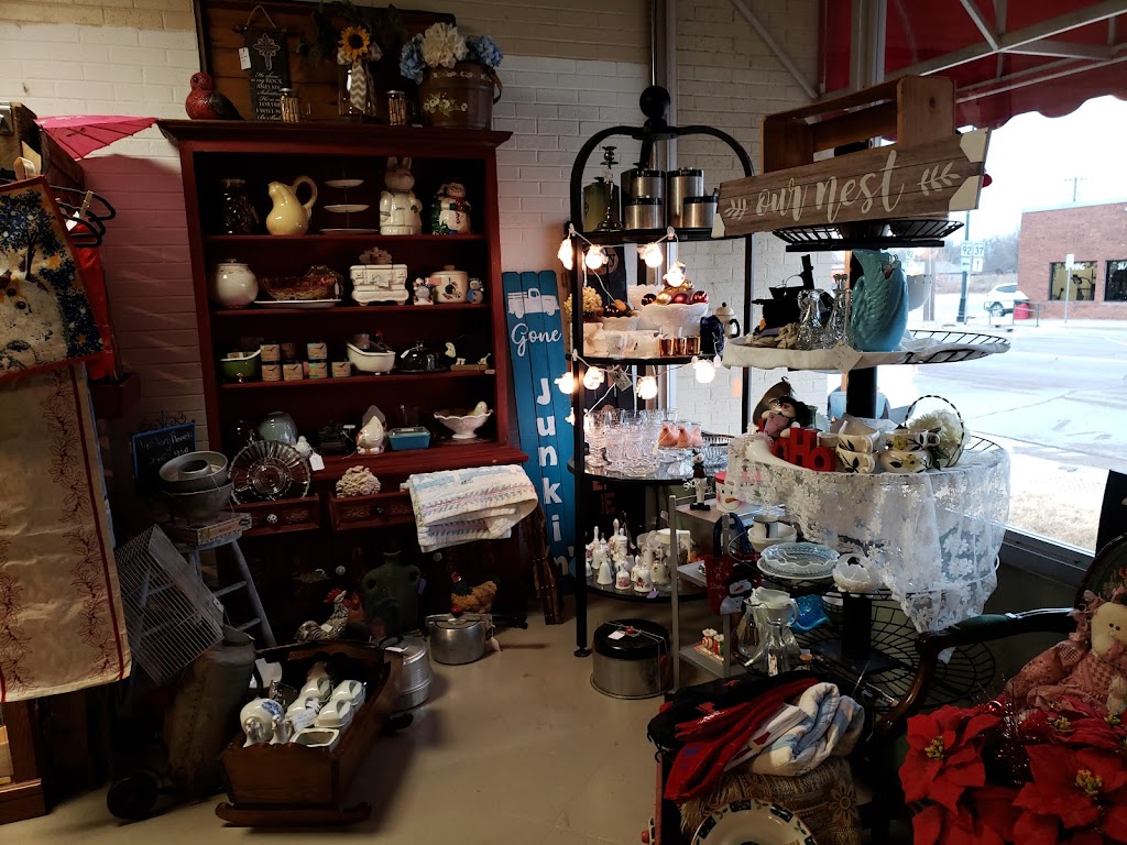 Litr Knot Plantation Antiques | 316 W Main St, Tuttle, OK 73089, USA | Phone: (405) 689-6044