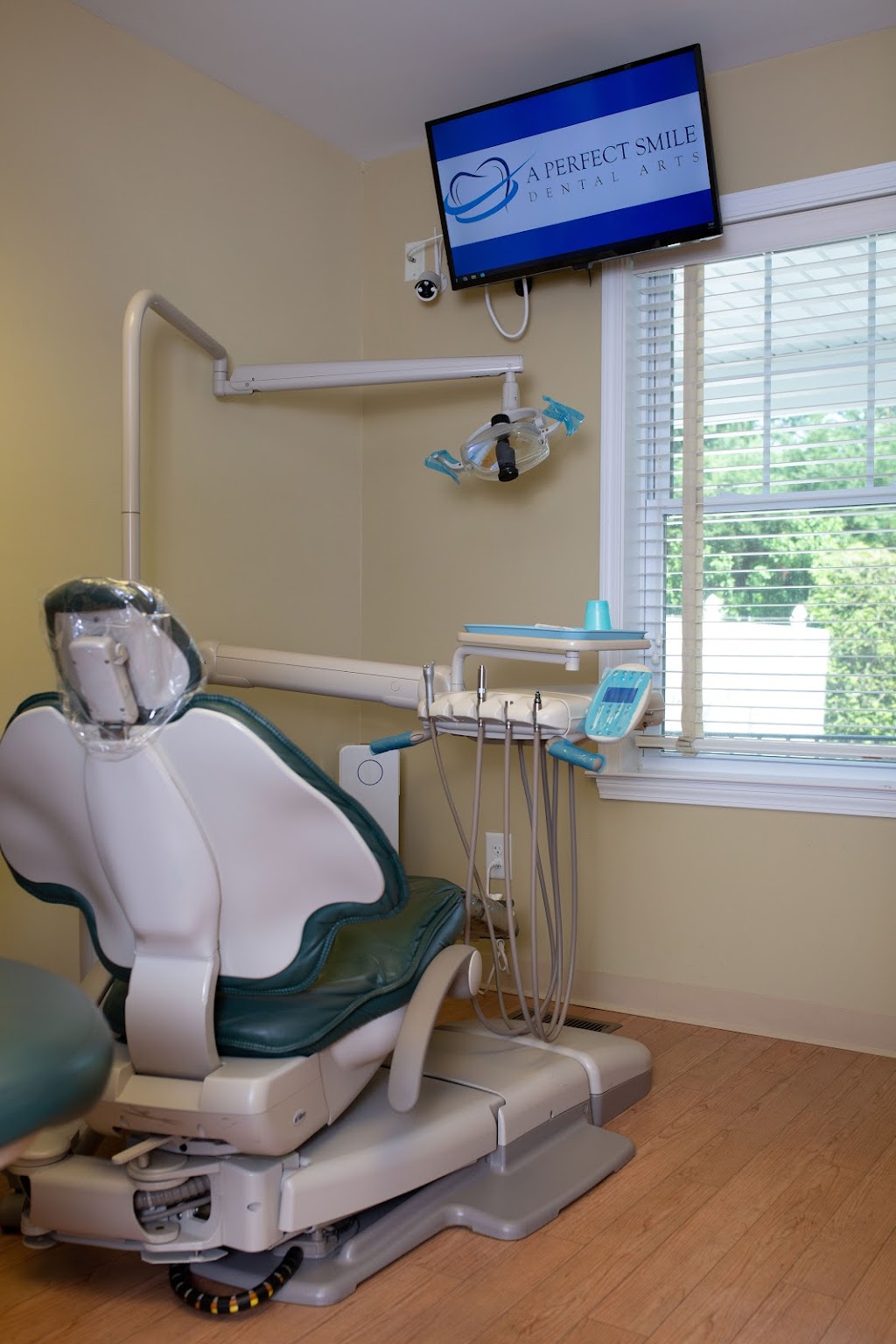 A Perfect Smile Dental Arts | 39 E Prospect St, Waldwick, NJ 07463, USA | Phone: (201) 652-5499