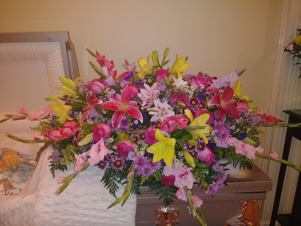 DIVINE DESIGNS FLORAL AND INTERIORS | 4804 Wake Forest Hwy, Durham, NC 27703, USA | Phone: (919) 596-1228