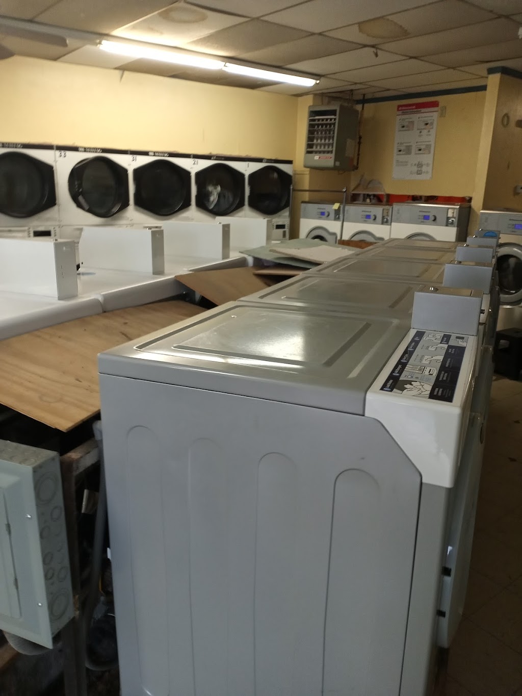 Omega Laundries | 3101 S 101st E Ave, Tulsa, OK 74146, USA | Phone: (918) 664-2967