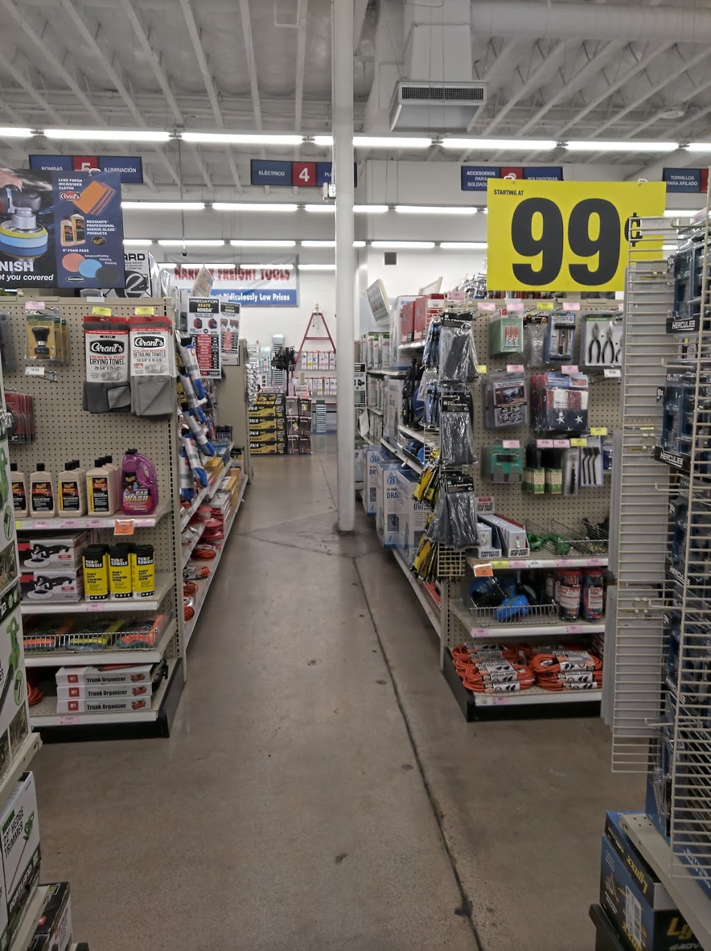 Harbor Freight Tools | 5813 S Central Ave, Phoenix, AZ 85040, USA | Phone: (602) 243-1255