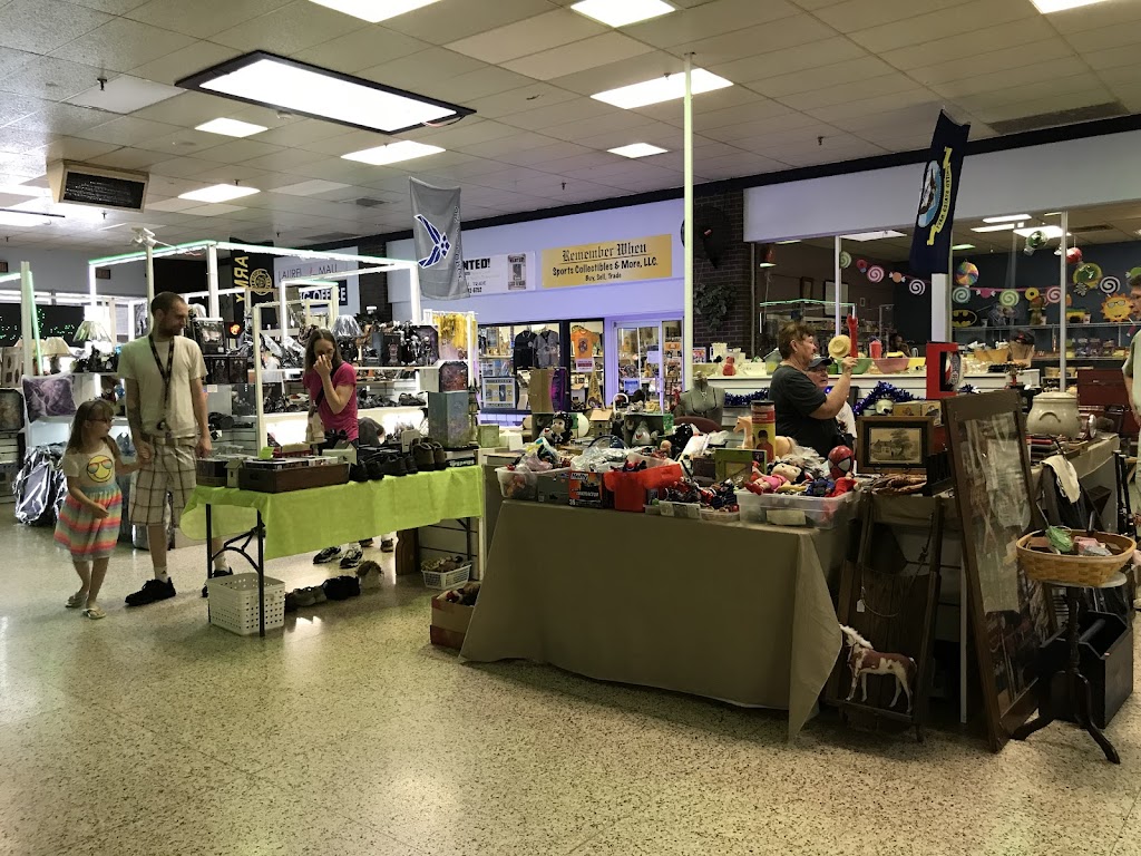 Laurel Mall Flea Market | 115 University Dr, Connellsville, PA 15425, USA | Phone: (724) 626-0160