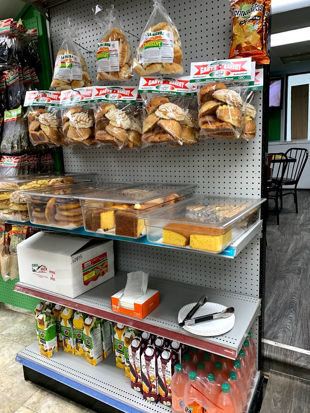 Marys Convenience Store | 49 W Somerset St, Raritan, NJ 08869, USA | Phone: (908) 441-7380