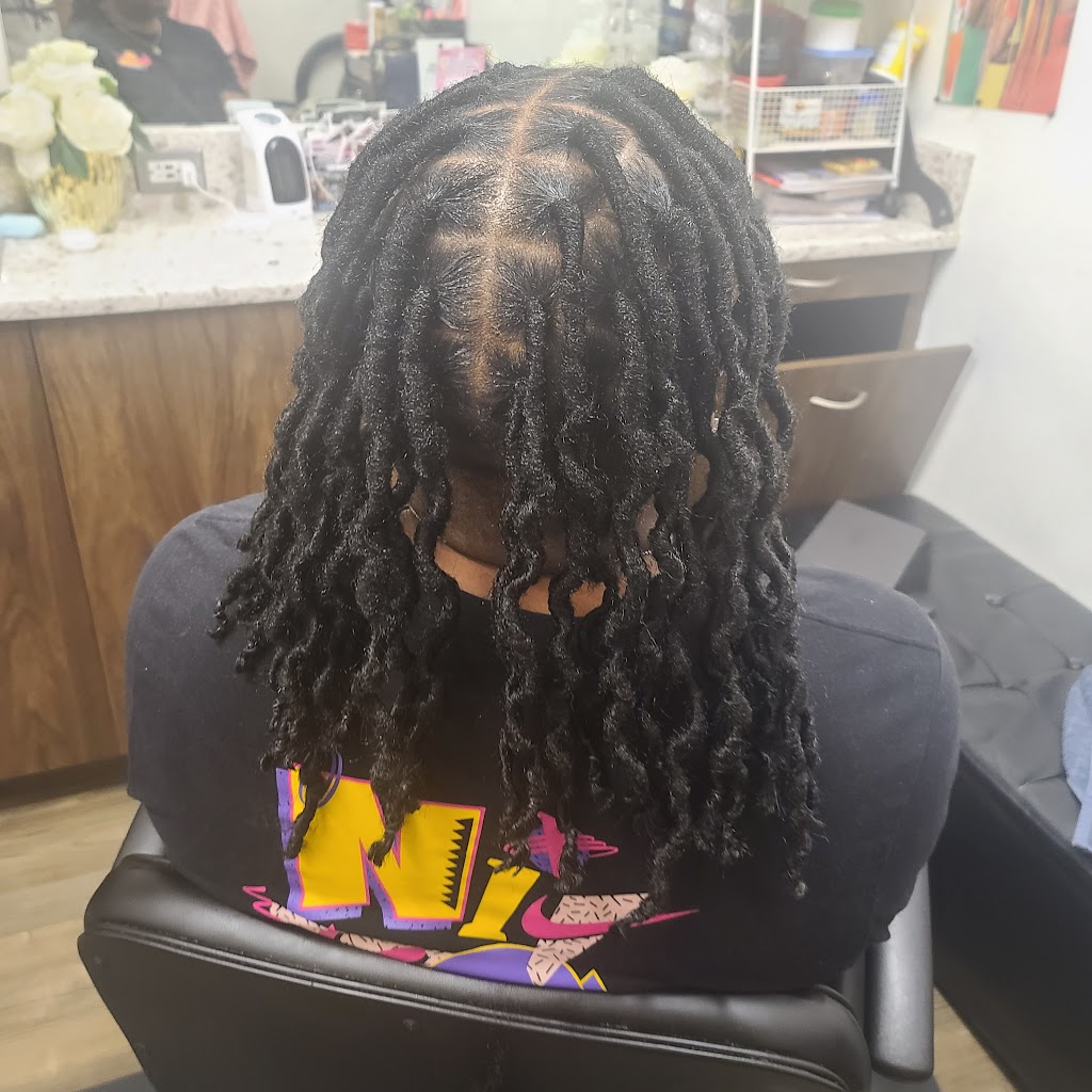 Tanias african hair braiding | 10370 Festival Ln Unit 121, Manassas, VA 20109, USA | Phone: (571) 598-5156