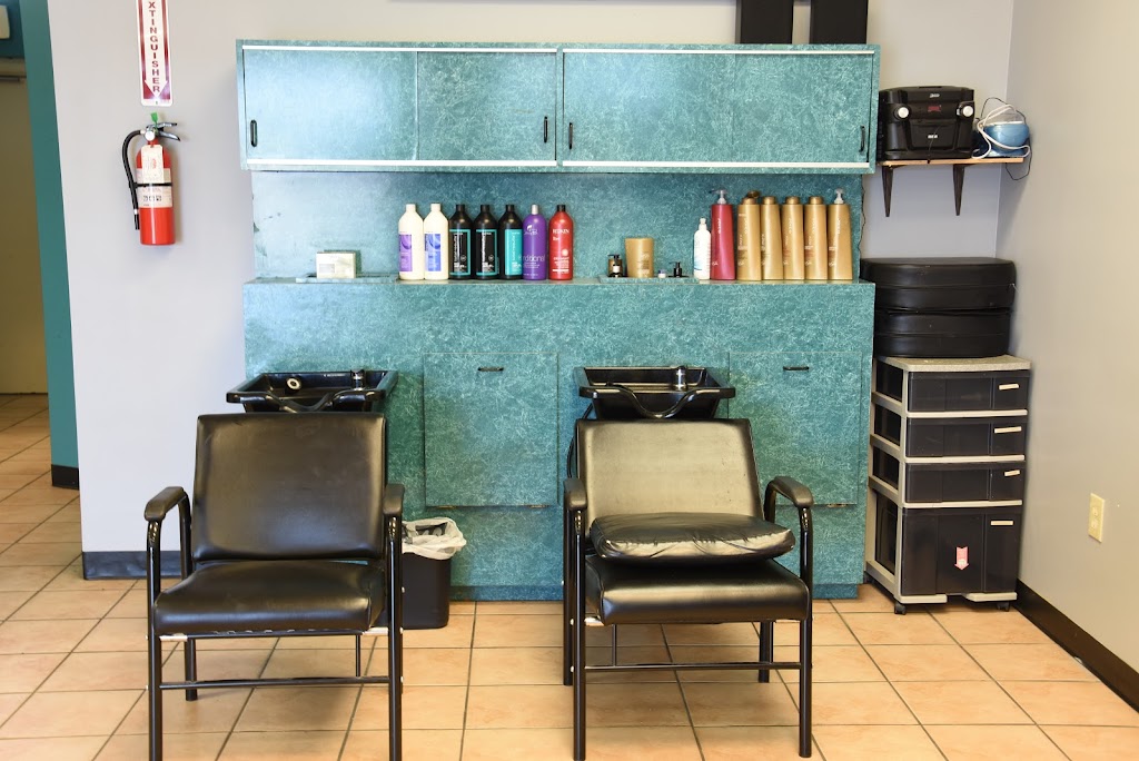 Thee Hair Shoppe | 13370 W Van Buren St, Goodyear, AZ 85338 | Phone: (623) 243-5938