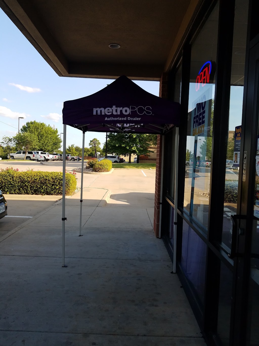 Metro by T-Mobile | 1031 Hickory Creek Blvd, Hickory Creek, TX 75065, USA | Phone: (940) 279-1700