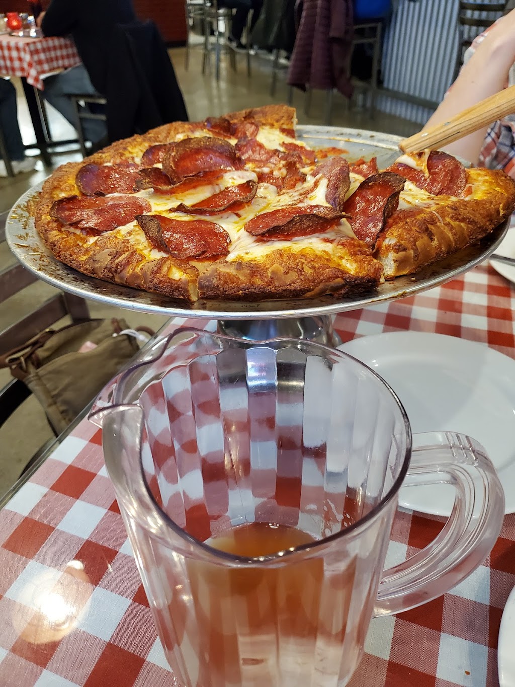 Old School Pizza & Wings by Parkers | 445 Avon Belden Rd, Avon Lake, OH 44012, USA | Phone: (440) 961-0892