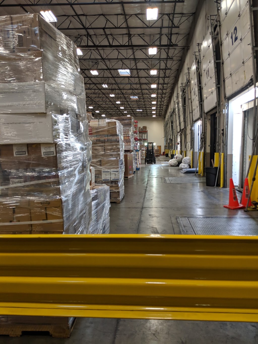 Grocery Outlet Distribution Center | 20016 NE Sandy Blvd, Portland, OR 97230, USA | Phone: (503) 655-0244