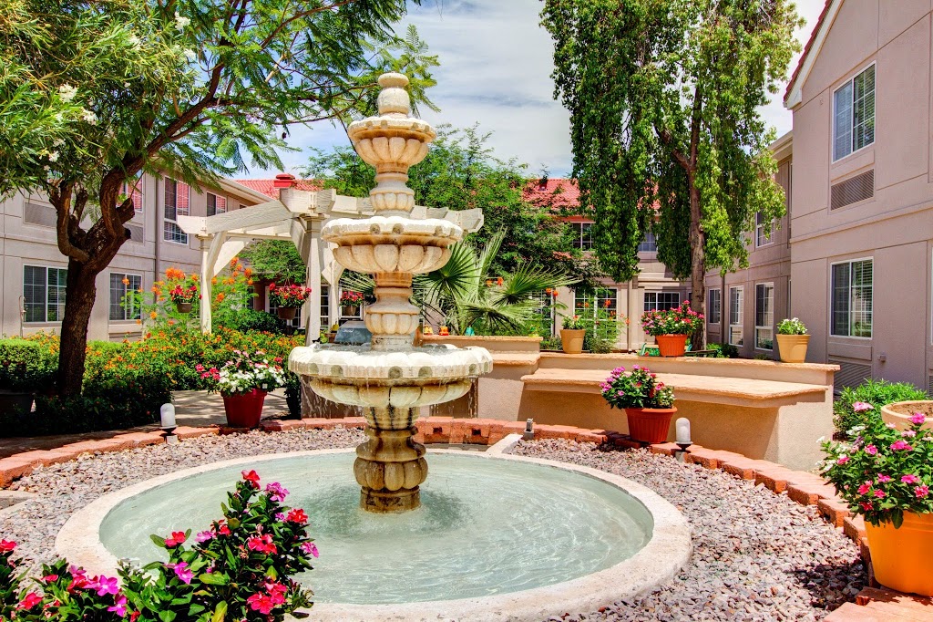 The Gardens of Sun City | Boswell Blvd, Sun City, AZ 85373, USA | Phone: (623) 933-2222