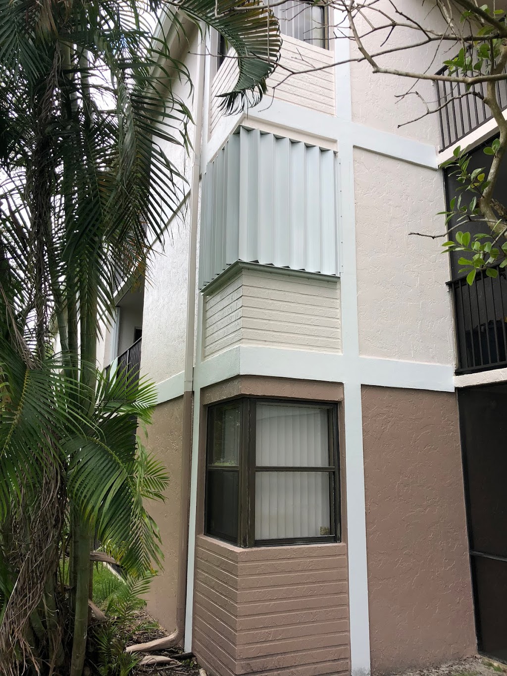 A1 Hurricane Shutters | 4319 Vineyard Cir, Weston, FL 33332, USA | Phone: (786) 486-6241