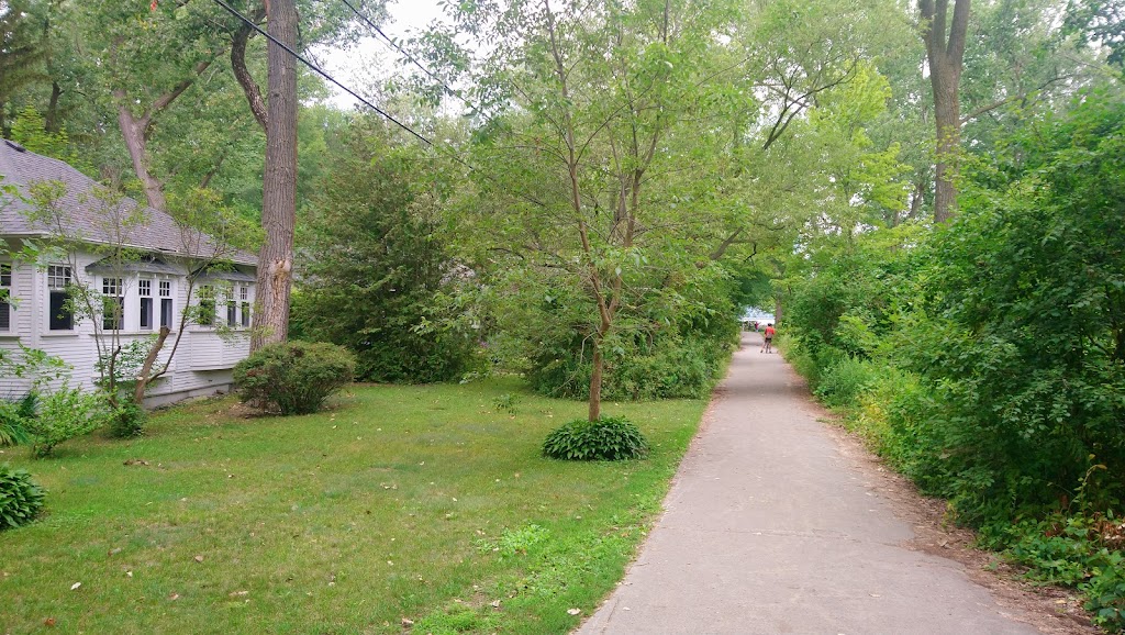 Wards Island Park | 17 Lakeshore Ave, Toronto, ON M5J 2C3, Canada | Phone: (416) 392-2489