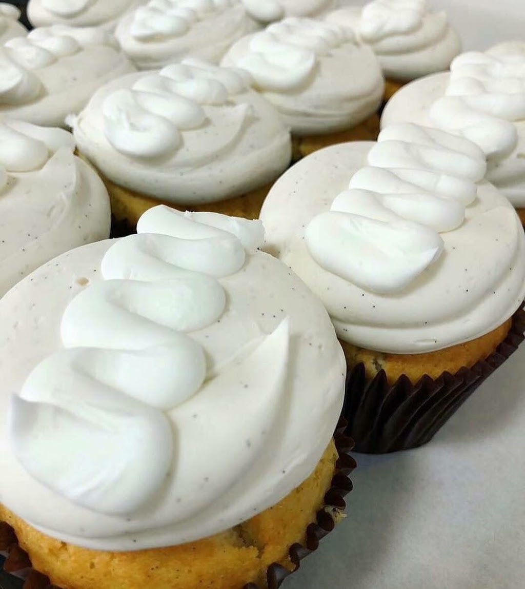 Smallcakes Cupcakery & Creamery | 18135 E Petroleum Dr suite d, Baton Rouge, LA 70809, USA | Phone: (225) 831-1856