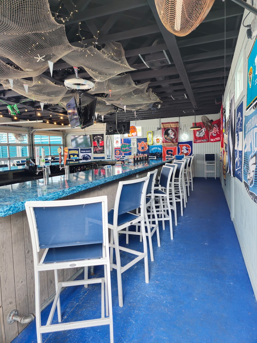 The Surf Restaurant & Bar | 3199 S Fletcher Ave, Fernandina Beach, FL 32034, USA | Phone: (904) 261-5711