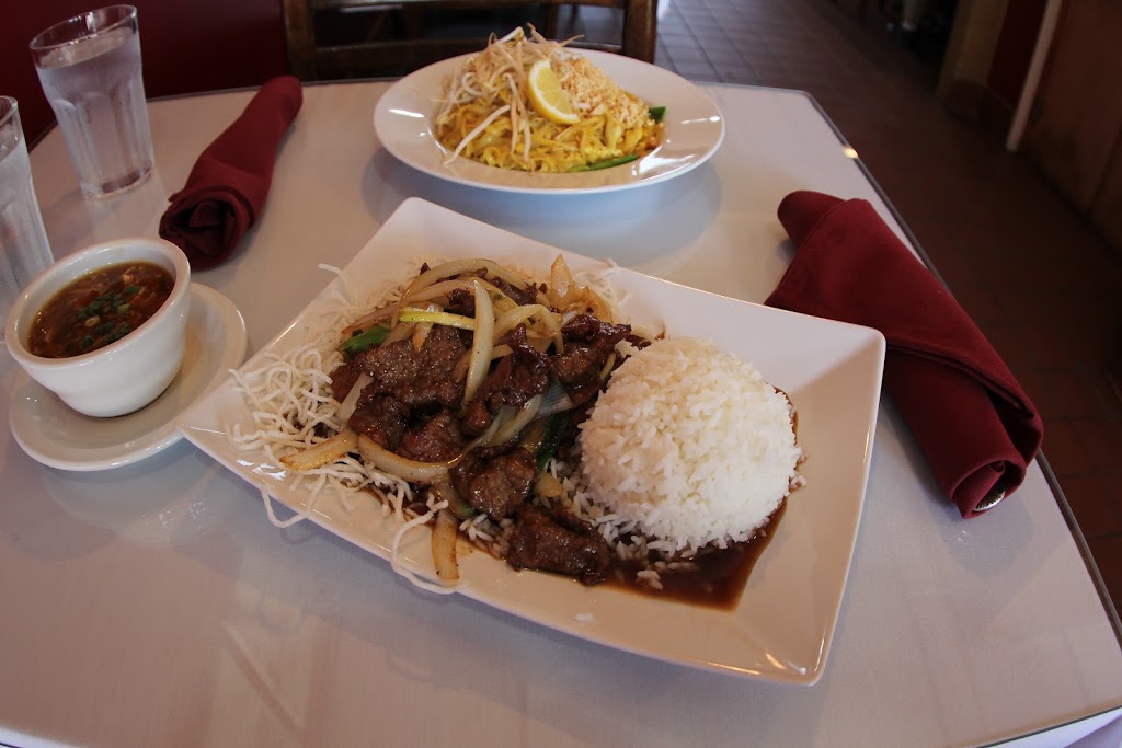 Haangs Bistro | 225 E Walled Lake Dr, Walled Lake, MI 48390, USA | Phone: (248) 926-1100