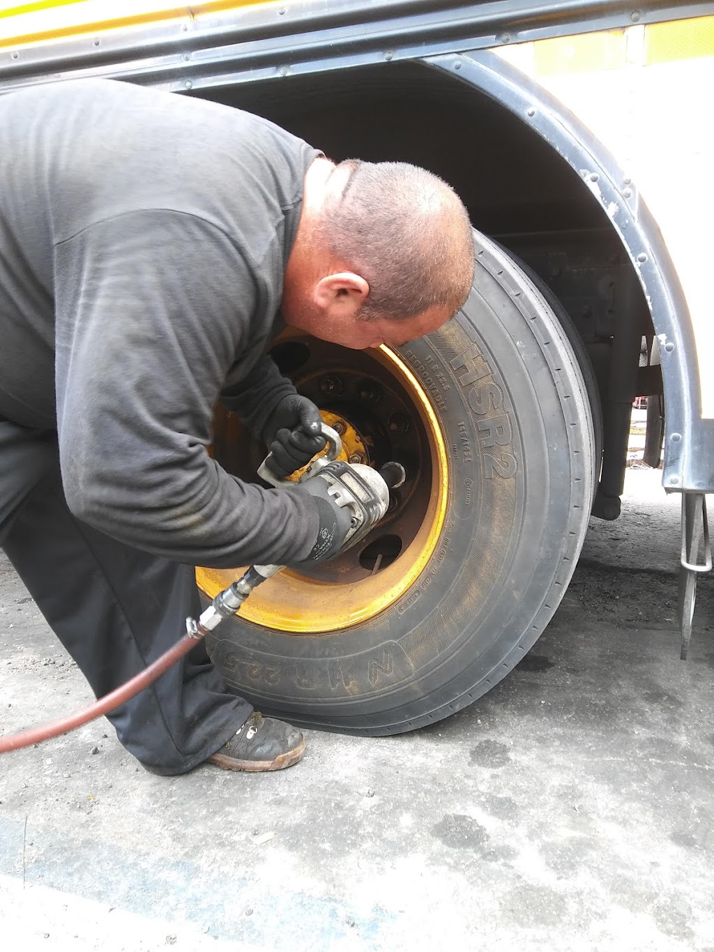 Herrera Tire Service, Inc | 2649 NW 23rd St, Miami, FL 33142, USA | Phone: (305) 638-5358