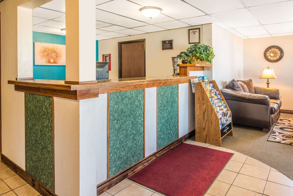 Sunset Inn & Suites - Lincoln Airport | 2920 NW 12th St, Lincoln, NE 68521, USA | Phone: (402) 475-3616