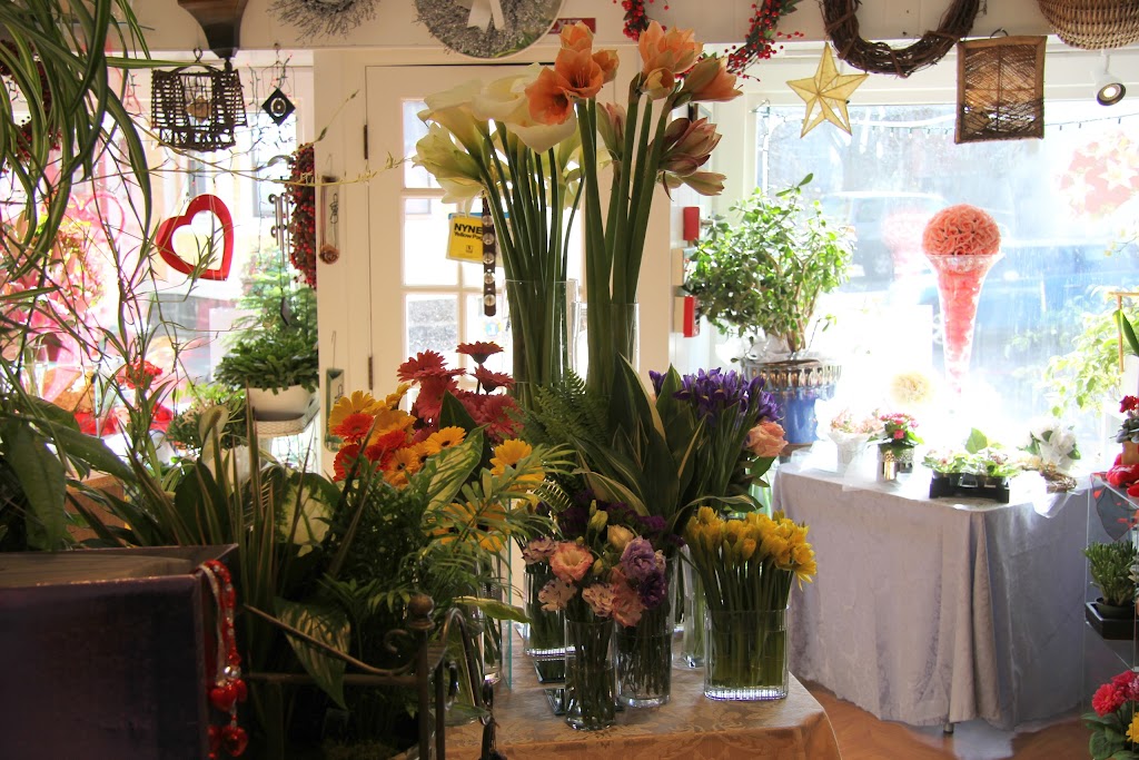 Dave Eng Flowers | 136 Derby St, Salem, MA 01970, USA | Phone: (978) 745-0035