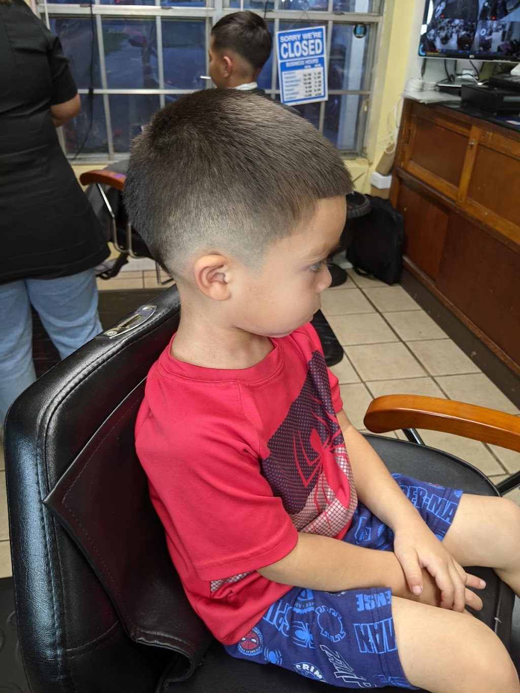 Amazing Cuts & Nails | 1101 W Clayton St, Dayton, TX 77535, USA | Phone: (936) 258-5511