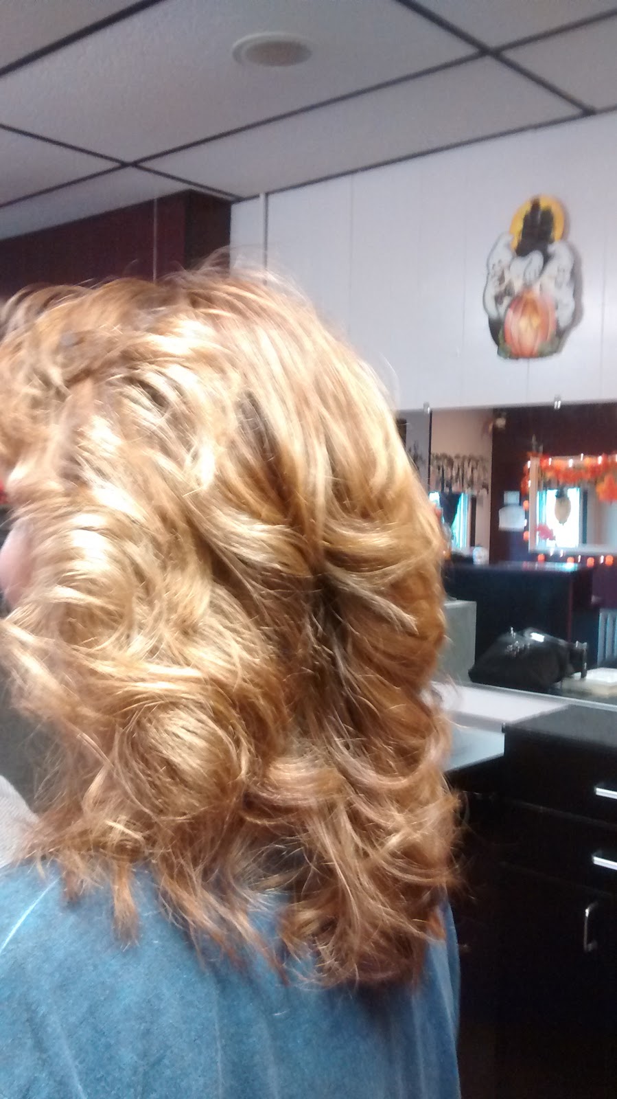 Foxy II Beauty Salon | 4 Lincoln Ave, Amsterdam, NY 12010, USA | Phone: (518) 842-3400