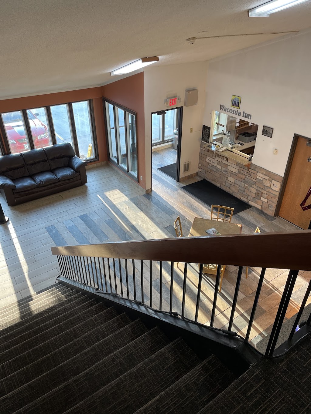 Waconia Inn & Suites | 301 E Frontage Rd, Waconia, MN 55387, USA | Phone: (952) 442-5147