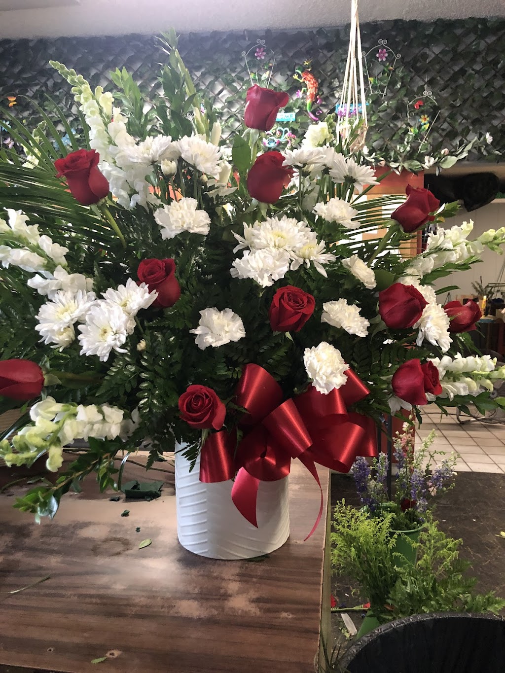 Alans AAA Florist | 287 E Highland Ave, San Bernardino, CA 92404, USA | Phone: (909) 886-6881