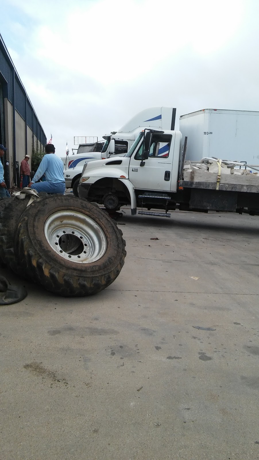 PARKERSON TIRE | 3900 E Loop 820 S, Fort Worth, TX 76119, USA | Phone: (817) 457-3397