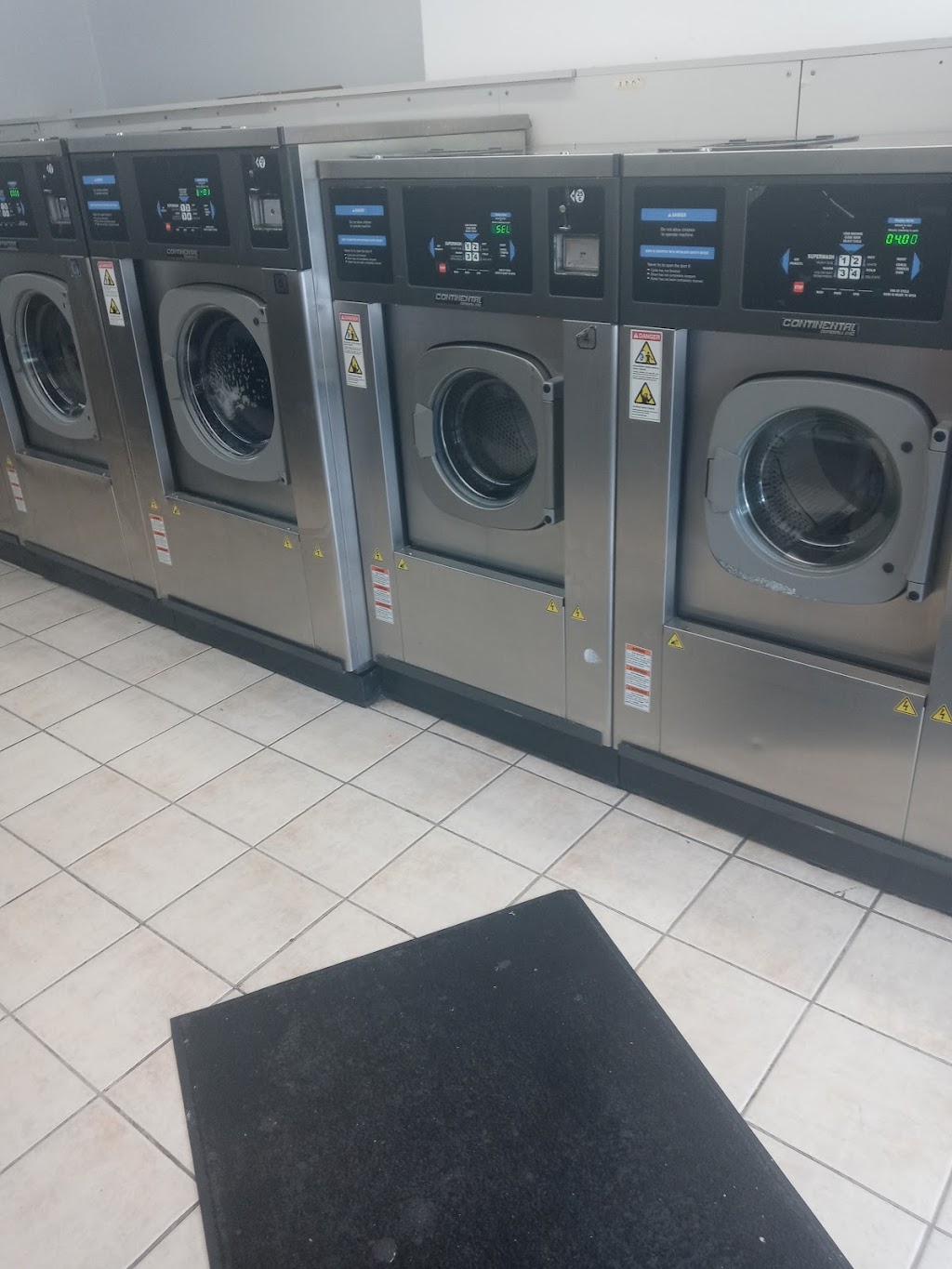 Del Pueblo Laundrimat | 119 S Broadway, Baltimore, MD 21231, USA | Phone: (410) 522-2401