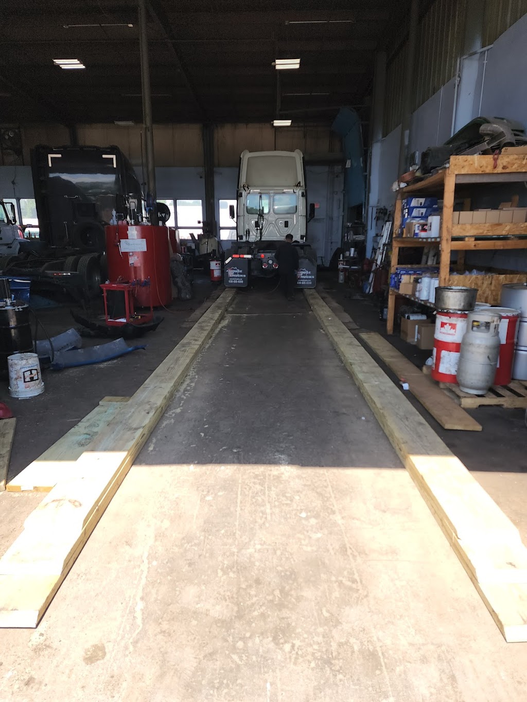 ELITE TRUCK AND TRAILER REPAIR | 11S315 Madison St, Burr Ridge, IL 60527, USA | Phone: (630) 568-6444