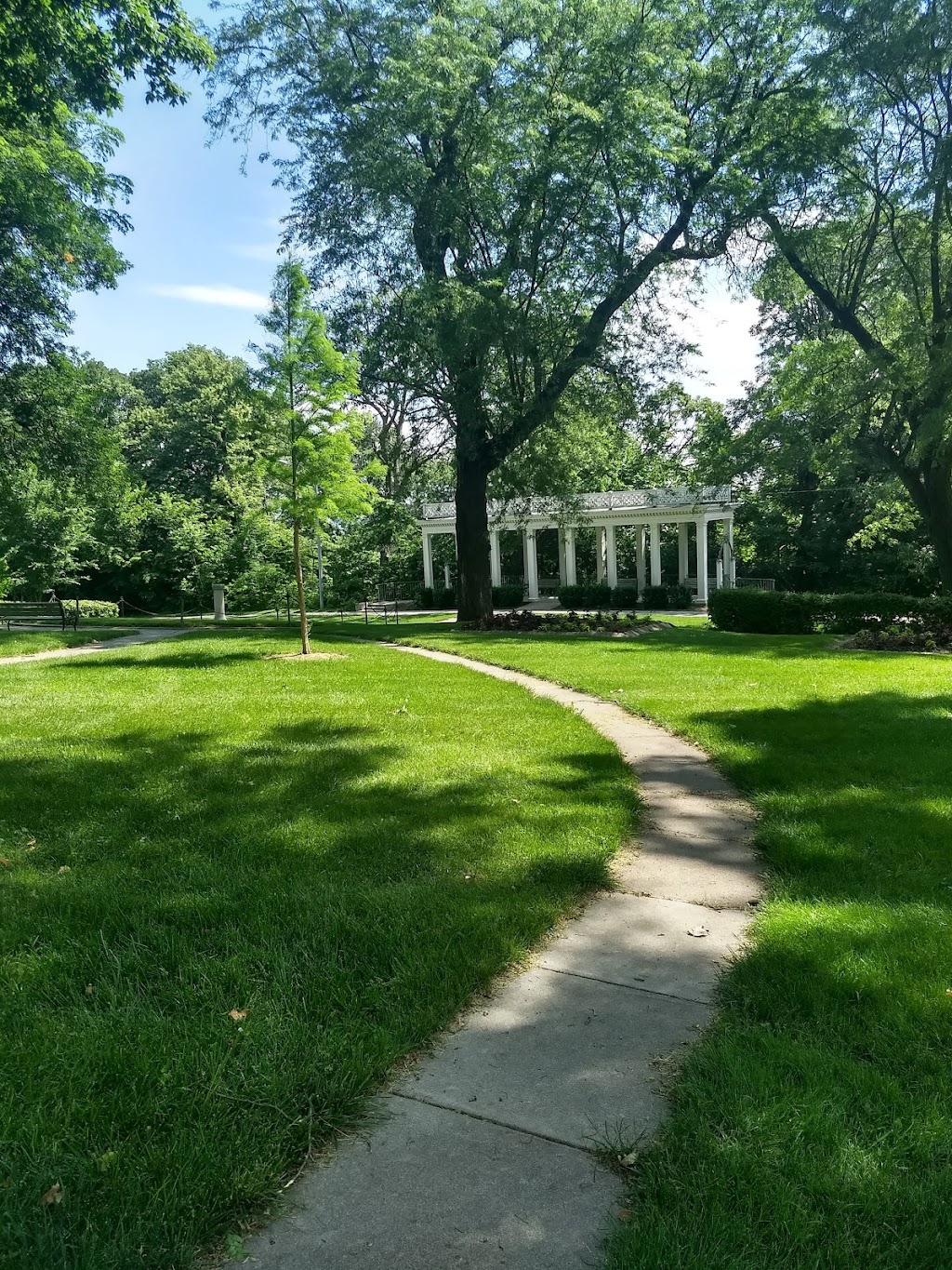 Mt Vernon Gardens | 6011 S 13th St, Omaha, NE 68107, USA | Phone: (402) 444-5955