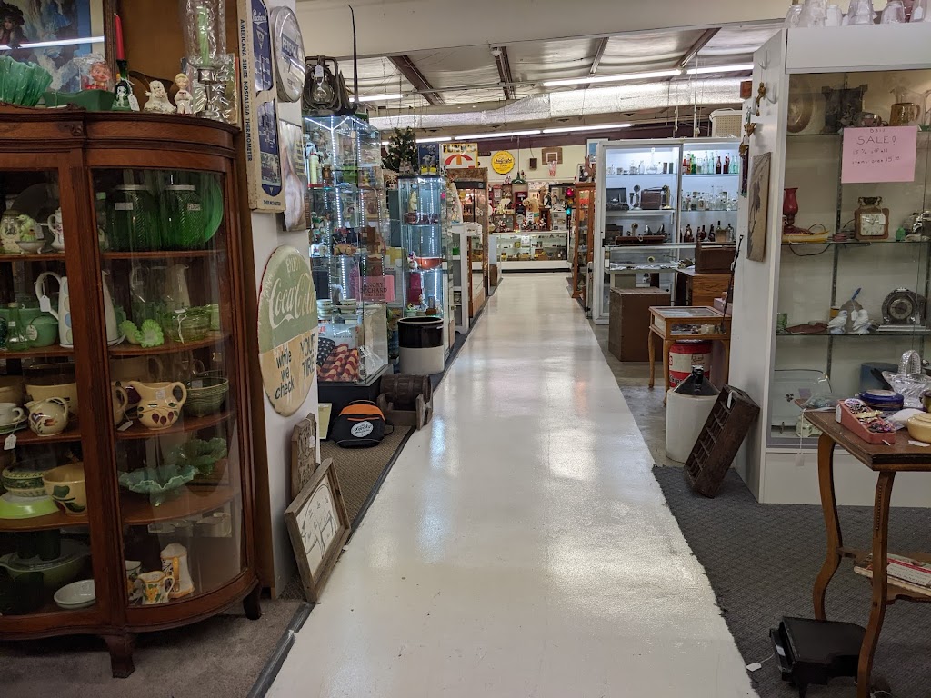 Antique Center | 2213 S Church St #5519, Murfreesboro, TN 37130, USA | Phone: (615) 896-5188