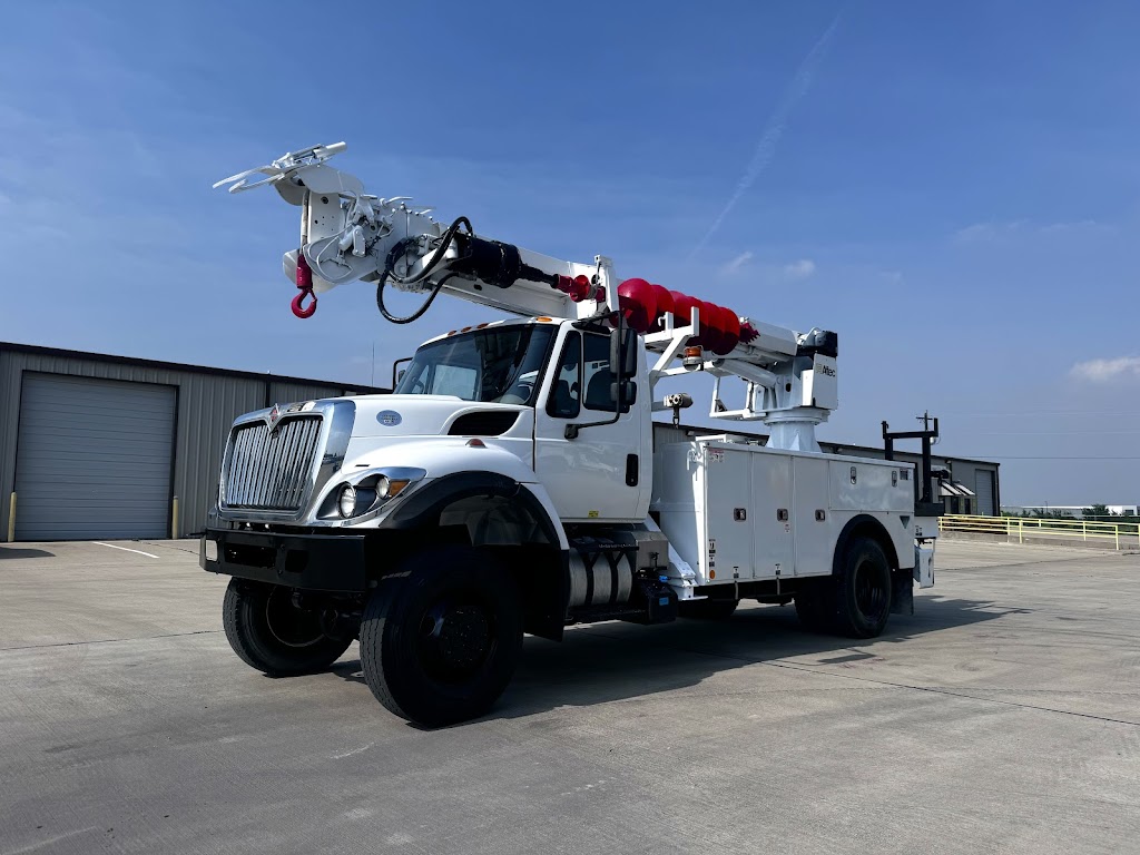 Lone Star Bucket Trucks | 1943 Golden Heights Rd, Fort Worth, TX 76177, USA | Phone: (972) 765-7819