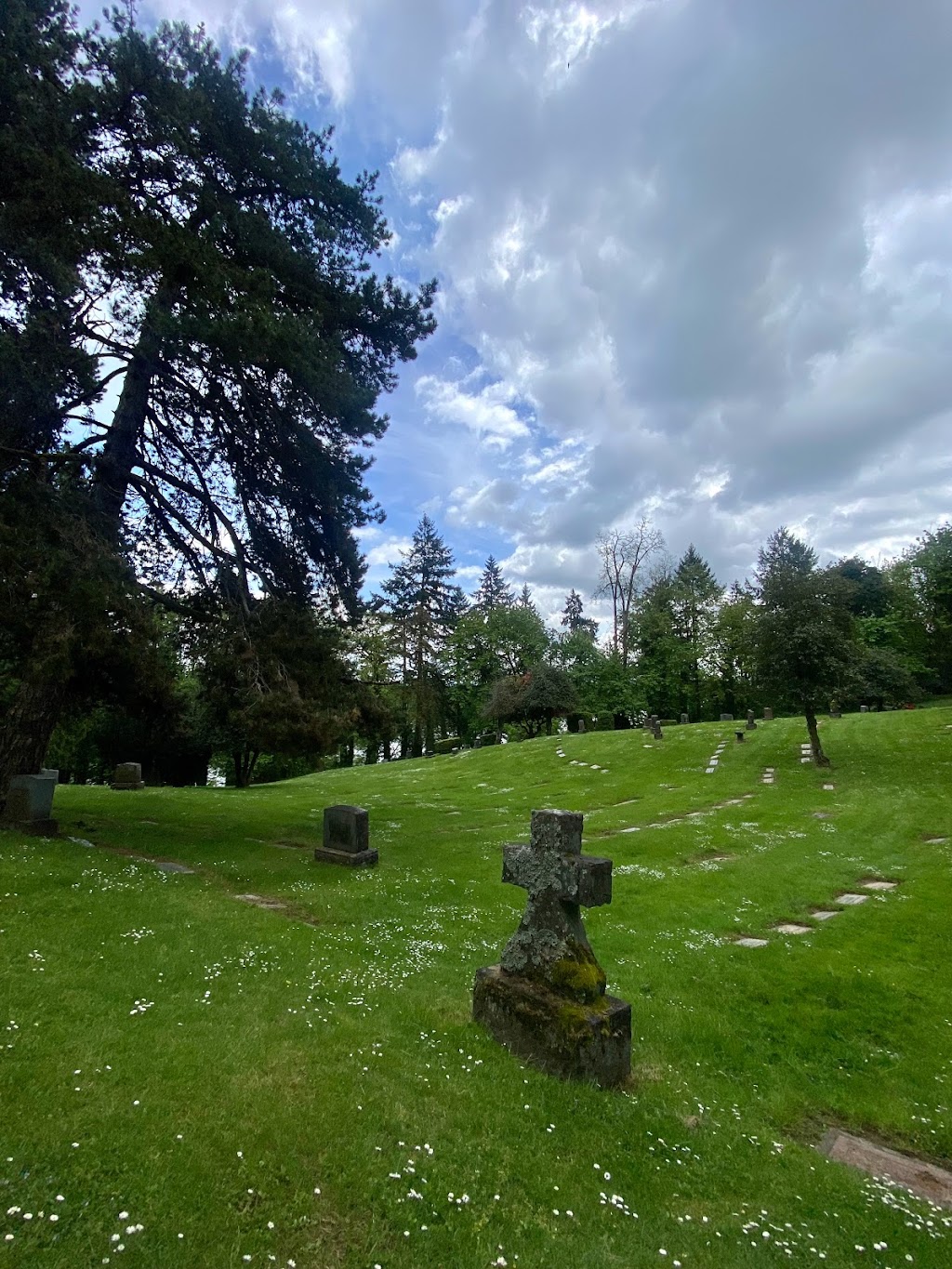 River View Cemetery | 300 S Taylors Ferry Rd, Portland, OR 97219, USA | Phone: (503) 246-4251