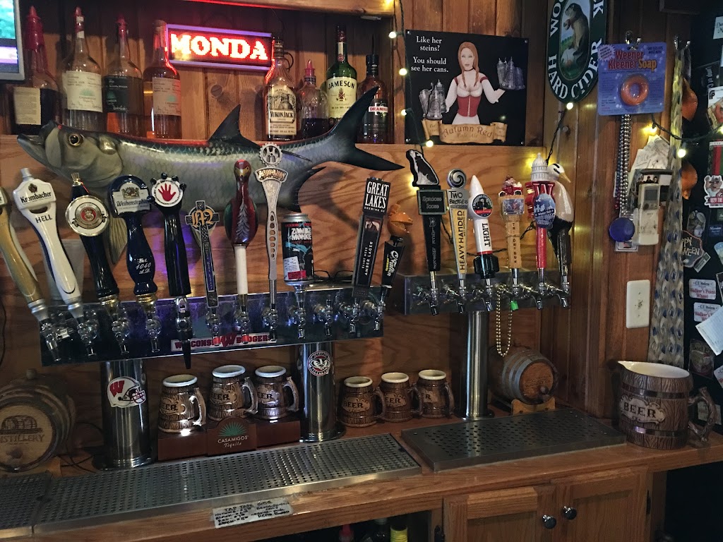 Bildas Friess Lake Pub | 4493 WI-167, Hubertus, WI 53033, USA | Phone: (262) 628-3454