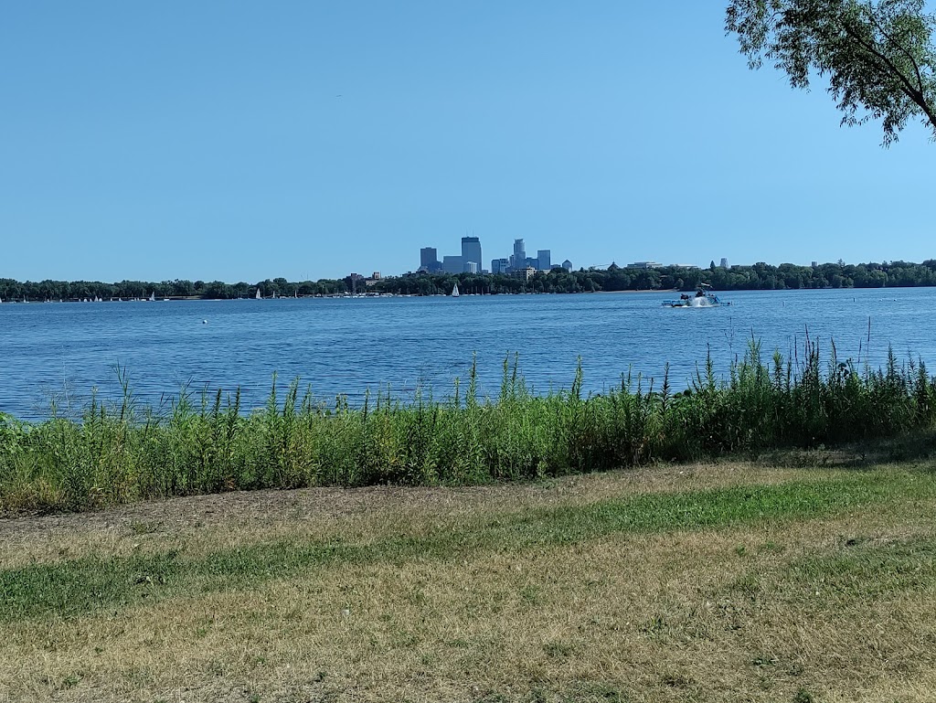 Lake of the Isles Park | 2500 Lake of the Isles Pkwy E, Minneapolis, MN 55405, USA | Phone: (612) 230-6400