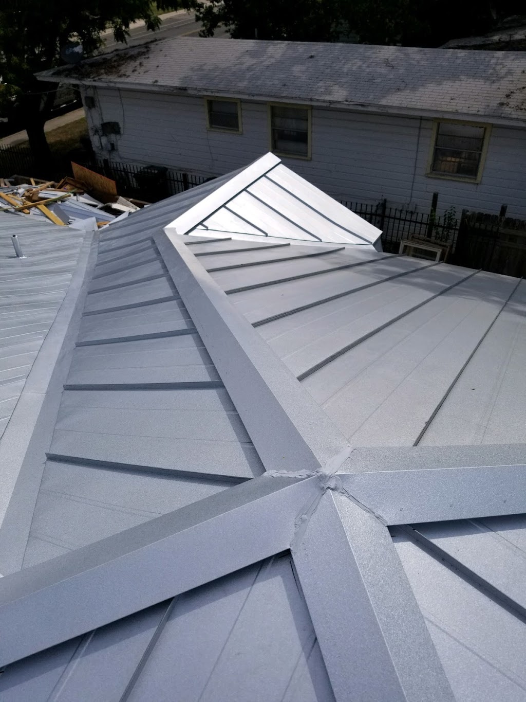 Sanchez Metal Roofing & REMODELING LLC | 520 Fredericksburg Rd, San Antonio, TX 78201, USA | Phone: (210) 708-3308